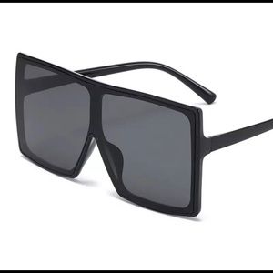 Oversized sun glass